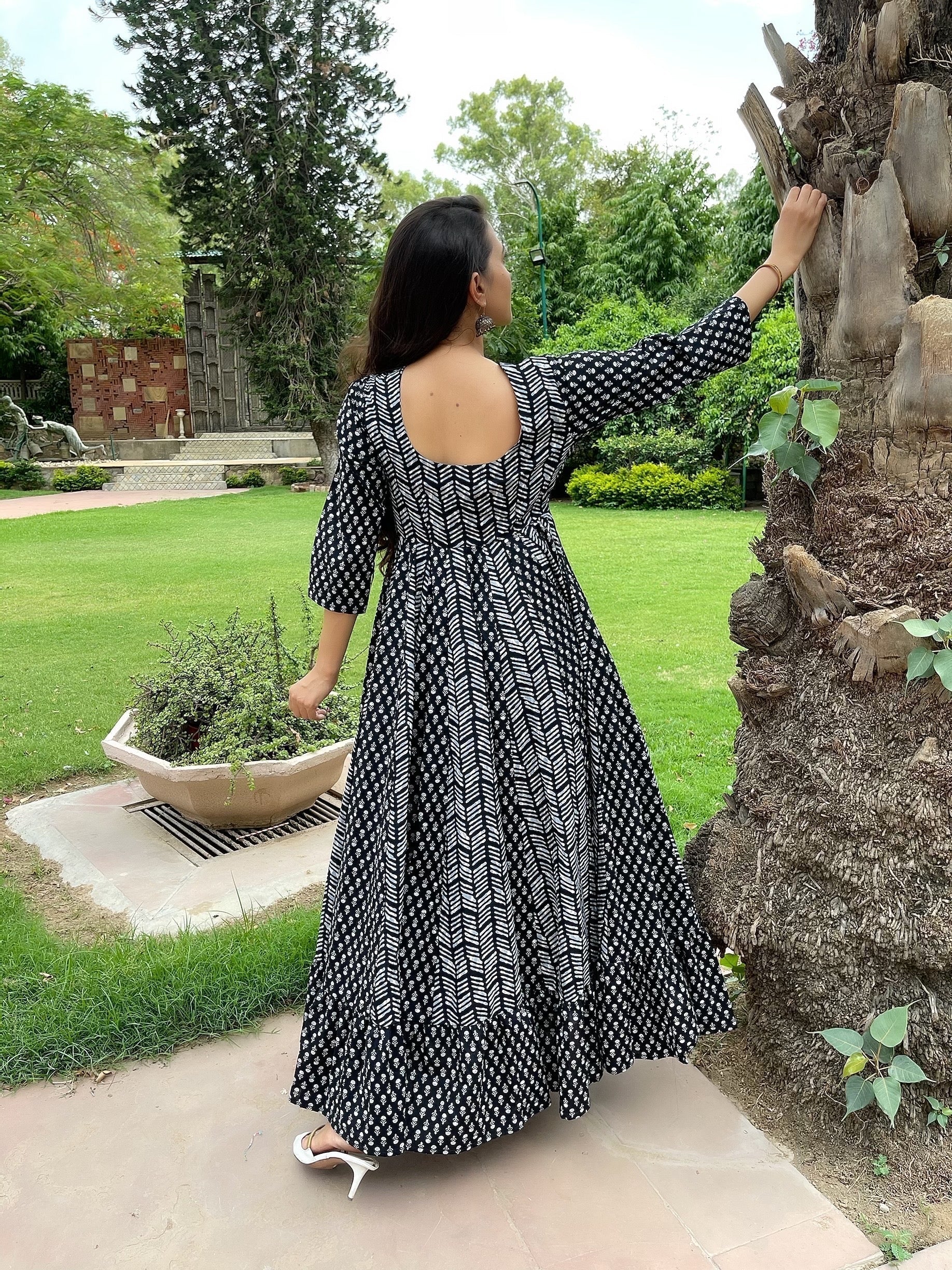 aamodini black cotton maxi