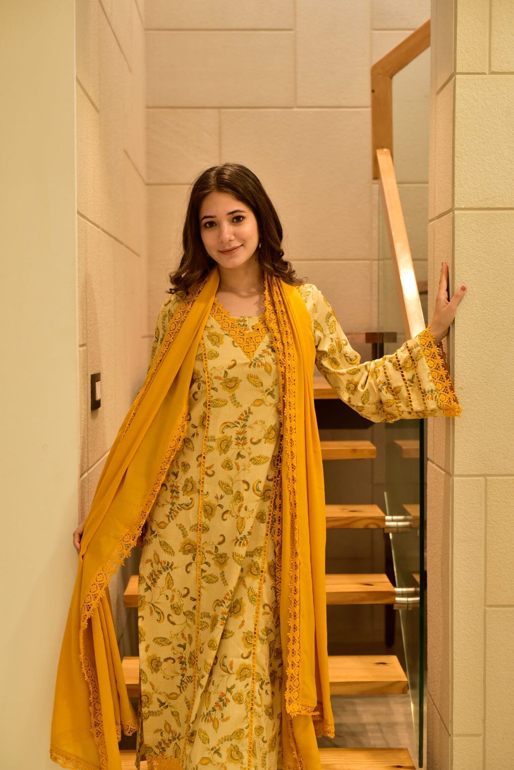 harleen yellow suit set